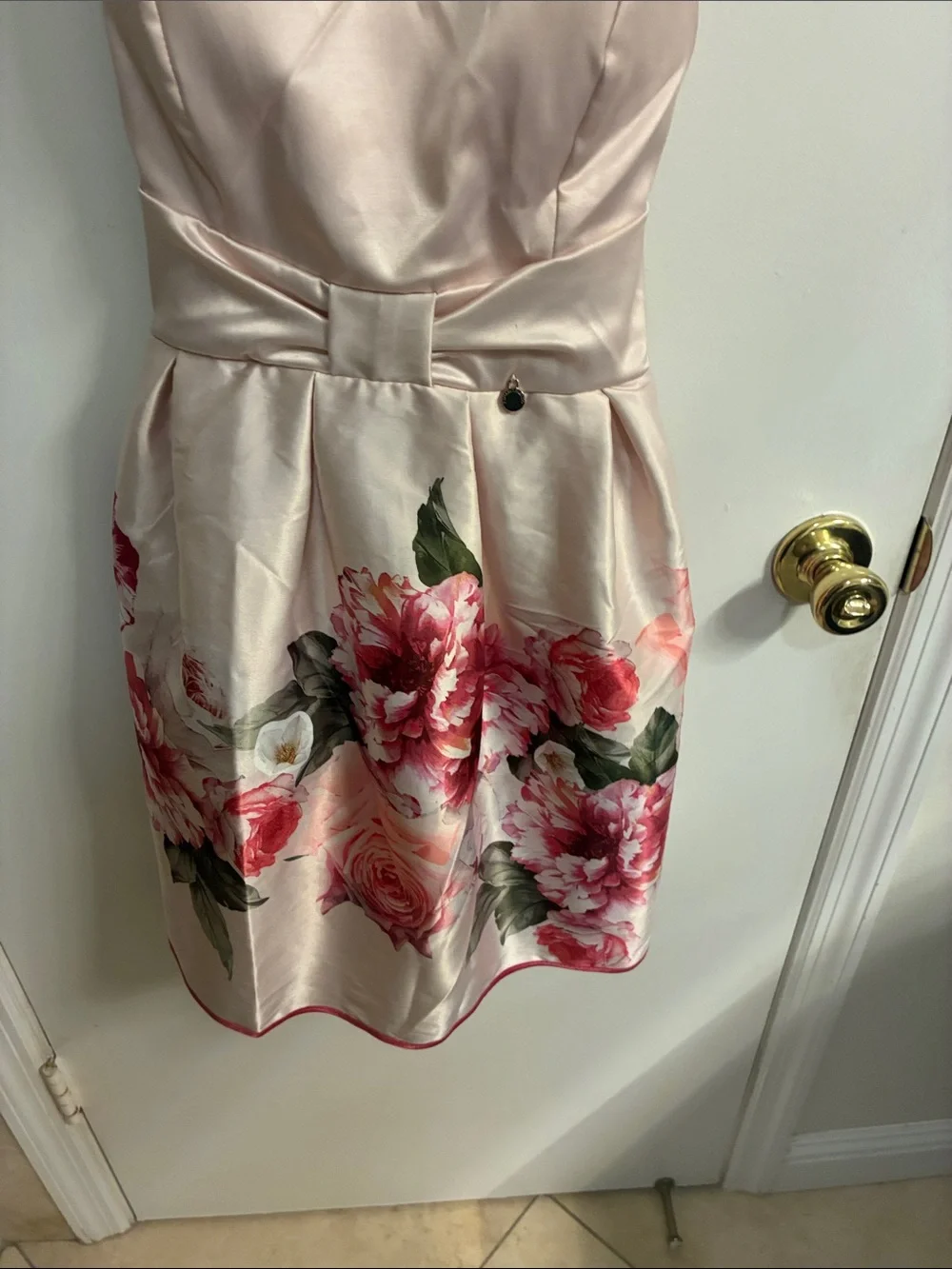 Rinascimento Pink Satin Floral Fit-and-Flare Dress with Pink & Red Blooms Sz M